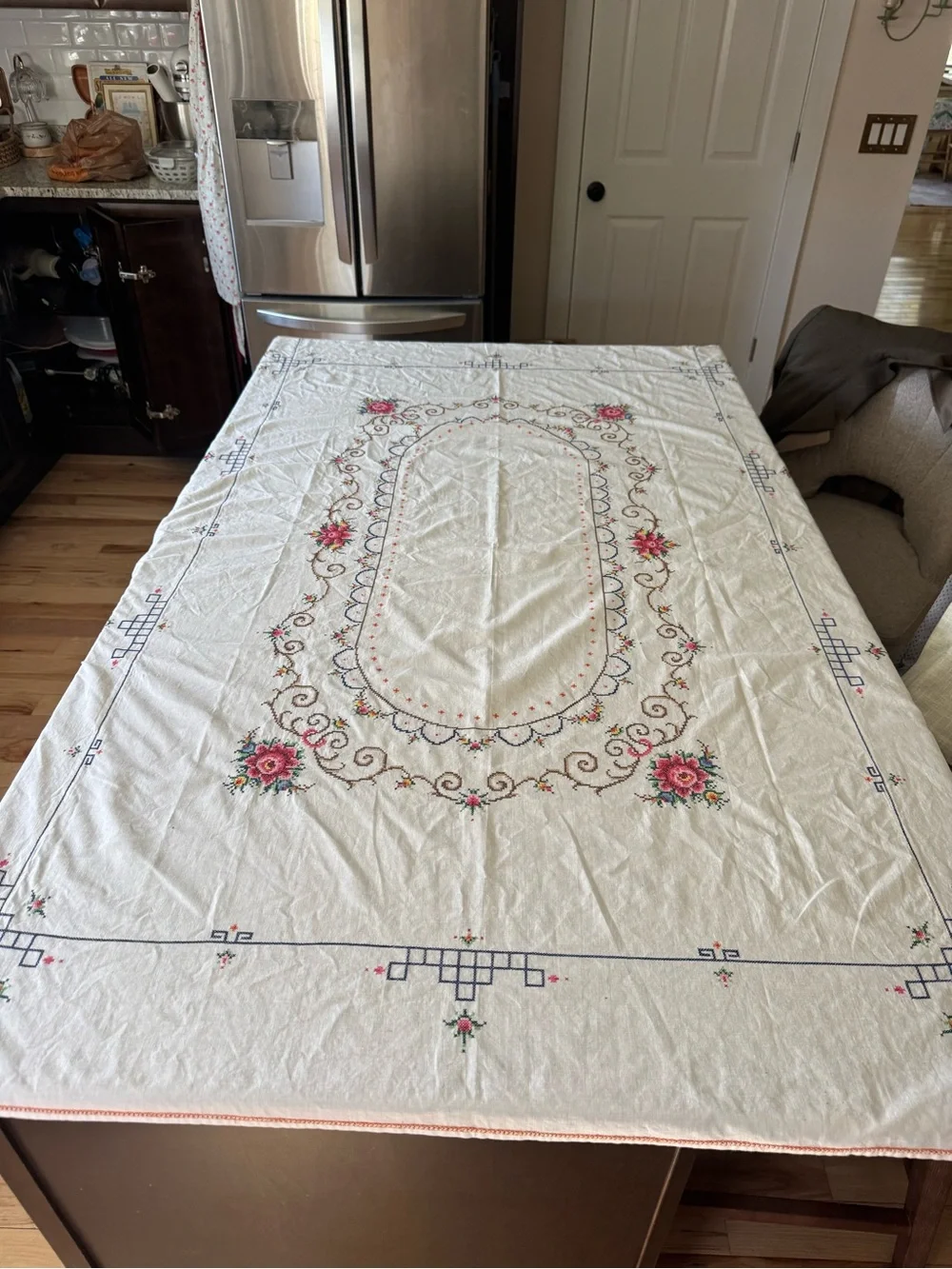 Embroidered Floral Cotton Tablecloth in White and Pink